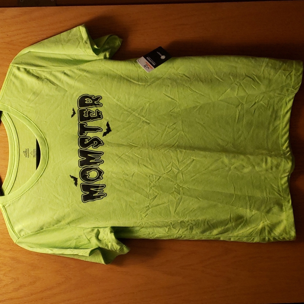 🎃💝$8 or 4/$20! 🆕️ Halloween Momster Green T-Shirt w/ Black Bats Size M (8-10)